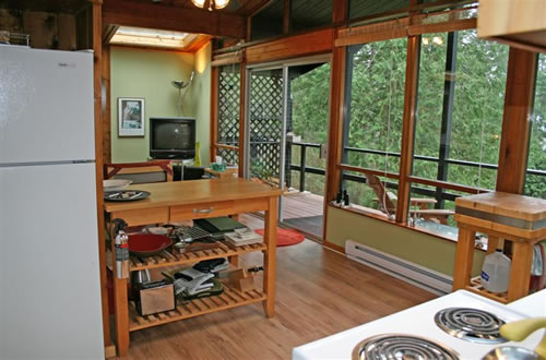 Schooner View Cottage, North Pender Island Accommodation